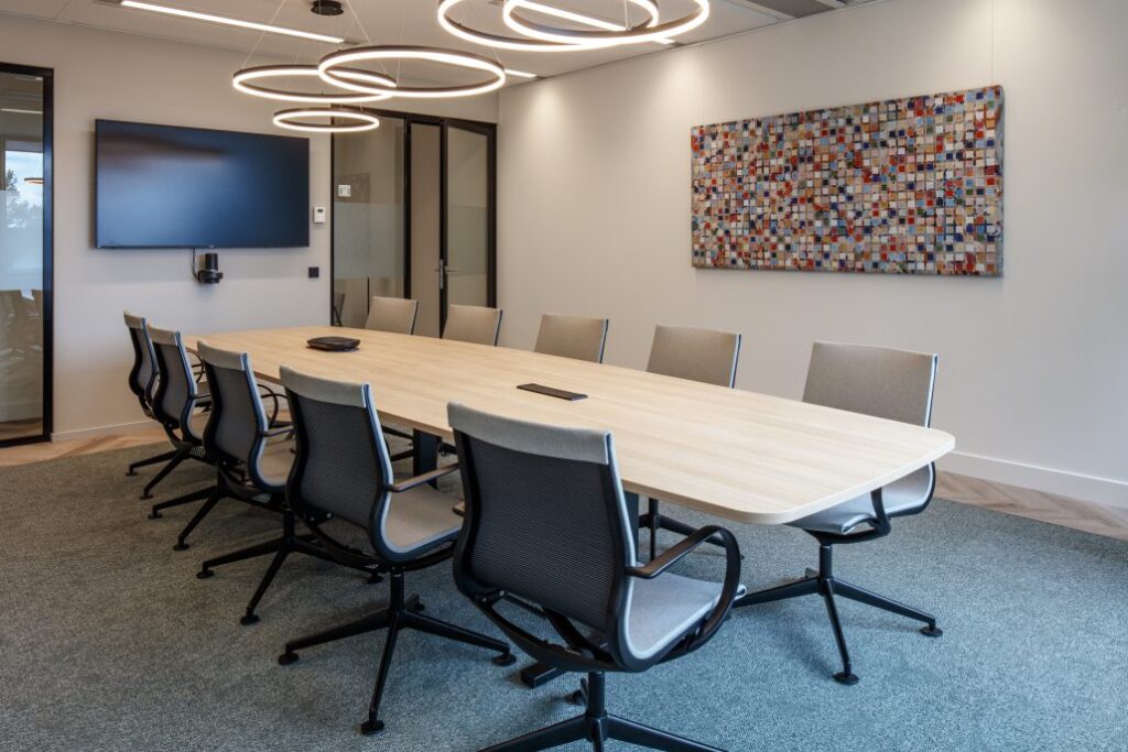 2308INGS9005-1030x687